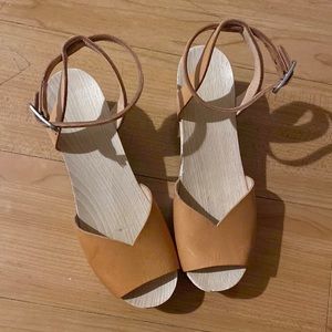 tan peep toe wooden heeled platform sandal clogs